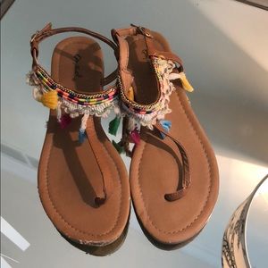 7.5 fun tassel sandals